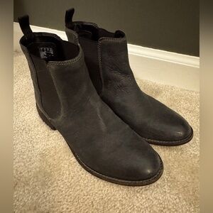 Women’s Clark Chelsea Boots